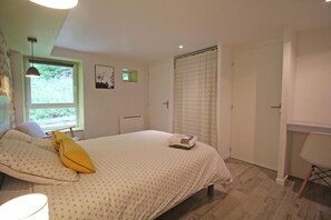 Unclassified image, 2 of 20, button - Bed and Breakfast 'Du Rez De Chaussée' with Private Terrace, Shared Garden and Wi-Fi (Bersac-sur-Rivalier)