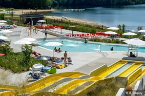 Pool - Bed and Breakfast 'Du Rez De Chaussée' with Private Terrace, Shared Garden and Wi-Fi (Bersac-sur-Rivalier)