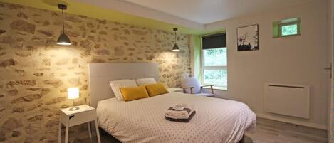 1 bedroom, WiFi, bed sheets