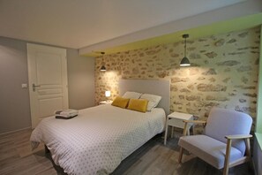 Unclassified image, 5 of 20, button - Bed and Breakfast 'Du Rez De Chaussée' with Private Terrace, Shared Garden and Wi-Fi (Bersac-sur-Rivalier)