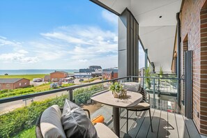 Outdoor dining - The View B16 Meeresleuchten - Balcony, Sofa bed, shared Sauna, Elevator (Dagebüll)