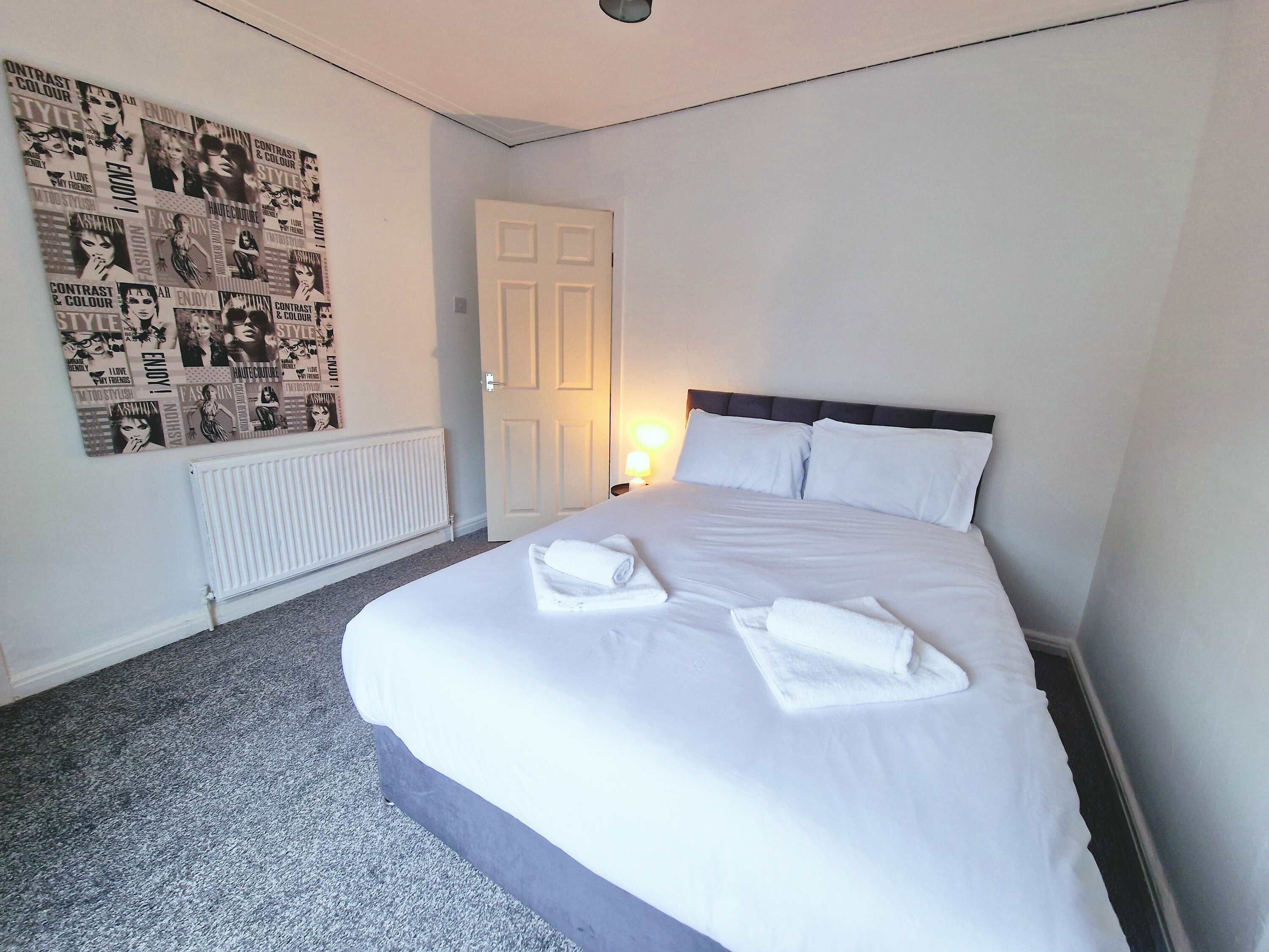 2 bedrooms, iron/ironing board, internet, bed sheets