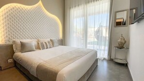 4 habitaciones, tabla de planchar con plancha, internet y ropa de cama 