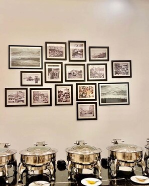 Unclassified image, 4 of 9, button - Coral Ladakh (Leh)