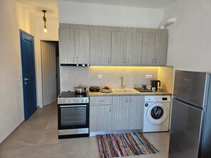 Apartment, 1 Bedroom, Courtyard View, Ground Floor | Private kitchen