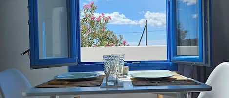Apartment, 1 Bedroom, Lanai, Ground Floor | Dining room