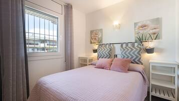 1 habitación, tabla de planchar con plancha, wifi y ropa de cama