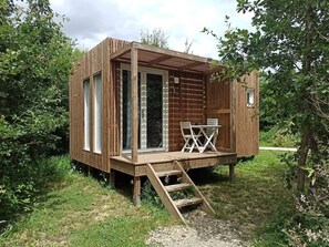 Comfort Cabin, 1 Bedroom, Garden View | Premium bedding, individually furnished, free WiFi, bed sheets - Studnature Dunes (Dunes)