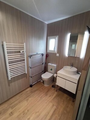 Chalet, vue jardin | Salle de bain