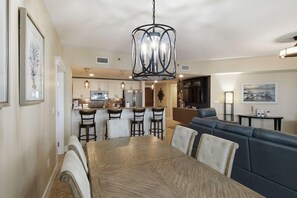 Dining - 3 Bedroom and 3 Bathroom Condo in Lasata (Miramar Beach)