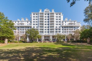 Exterior - 3 Bedroom and 3 Bathroom Condo in Lasata (Miramar Beach)