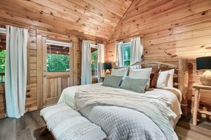 Signature Cabin, 2 Bedrooms, Hot Tub | Individually decorated, individually furnished, iron/ironing board
