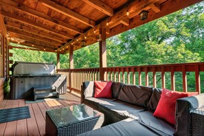 Signature Cabin, 2 Bedrooms, Hot Tub | Terrace/patio - Rowan's Den (Sevierville)