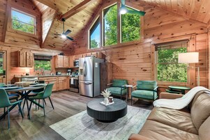 Signature Cabin, 2 Bedrooms, Hot Tub | In-room dining