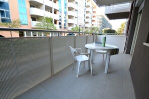 Outdoor dining - Cozy flat in Bibione Spiaggia (Bibione)
