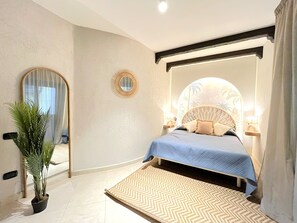 Family Apartment | Blackout drapes, iron/ironing board, free WiFi - Aura Suites Napoli (Naples)
