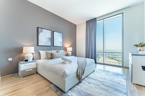 2 bedrooms, in-room safe, iron/ironing board, free WiFi - High-Floor 2BR, Overlooking Godolphin Stables and Al Khail Racecourse (Dubai)