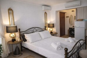 1 chambre, fer et planche à repasser, Wi-Fi, draps fournis