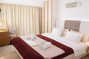 Unclassified image, 5 of 19, button - Love Studio -  Sitia Cozy Stay w/ Balcony in Crete (Σητεία)