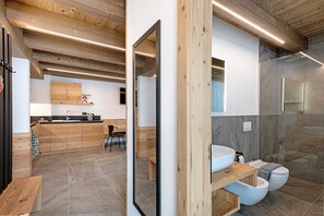 Shower, hair dryer, towels - Apartment 'Loni Lodge Poja' (Vermiglio)