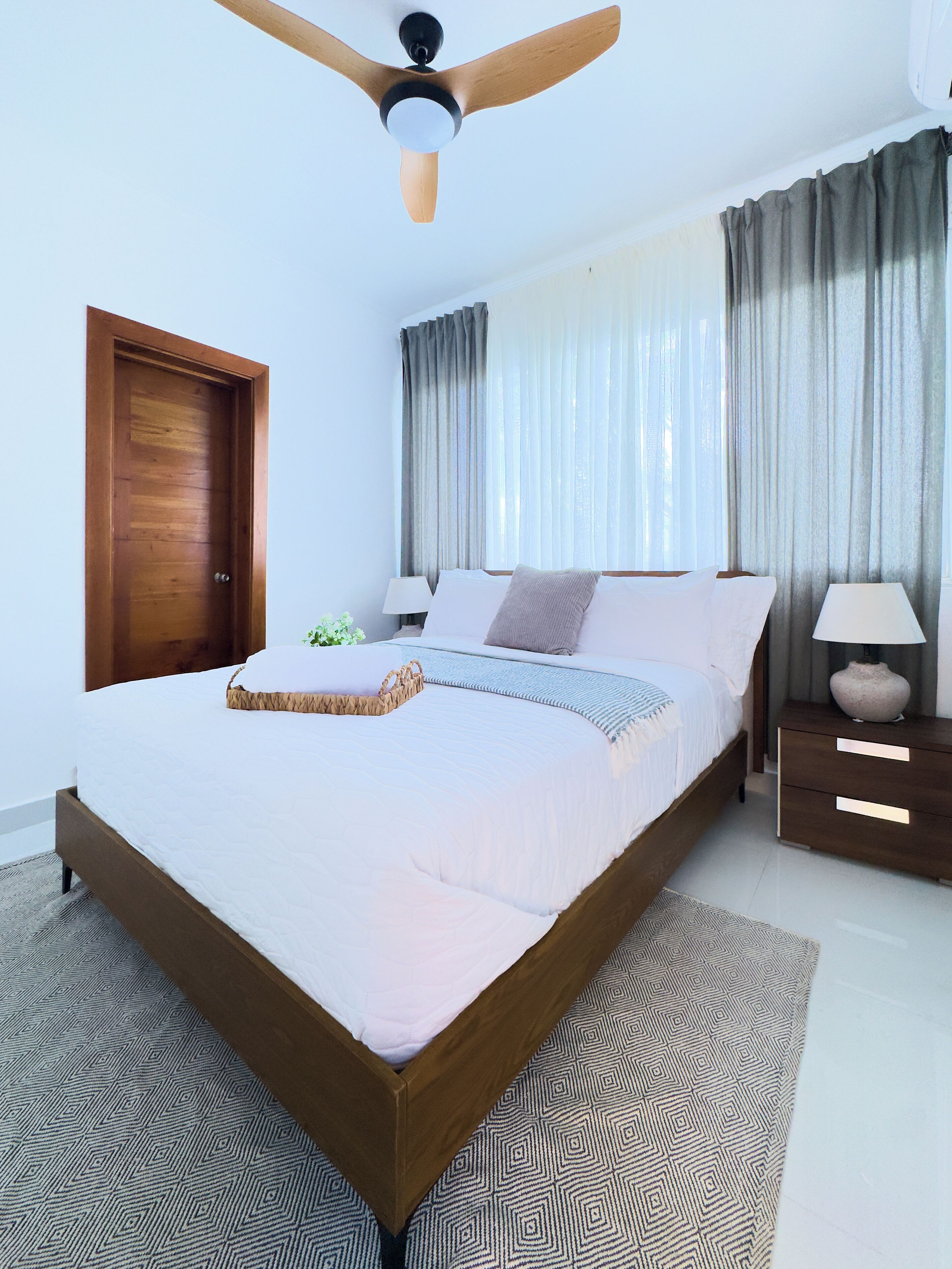 Villa, patio, uitzicht op zwembad | Een strijkplank/strijkijzer, gratis wifi