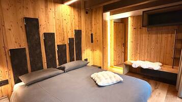 2 bedrooms, WiFi, bed sheets, wheelchair access