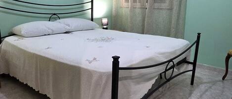 4 habitaciones, wifi gratis y ropa de cama