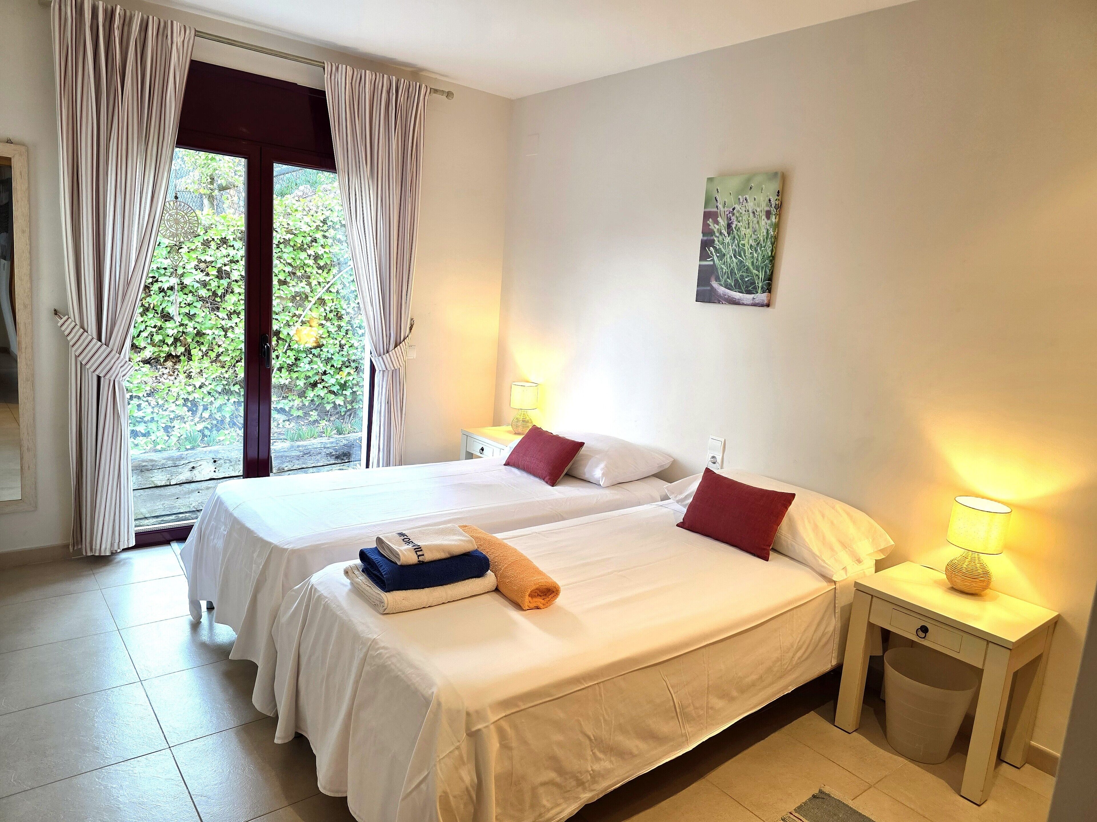 5 chambres, fer et planche à repasser, Wi-Fi, literie fournie