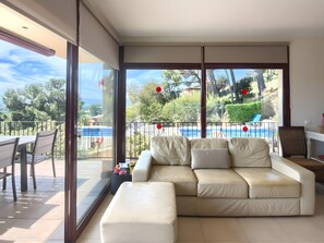 TV - Villa 'Colina' with Sea View, Wi-Fi and Air Conditioning (Begur)