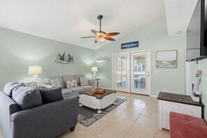 TV - Coastal Comfort 122-Community Pools-Sleeps 6 (Panama City Beach)