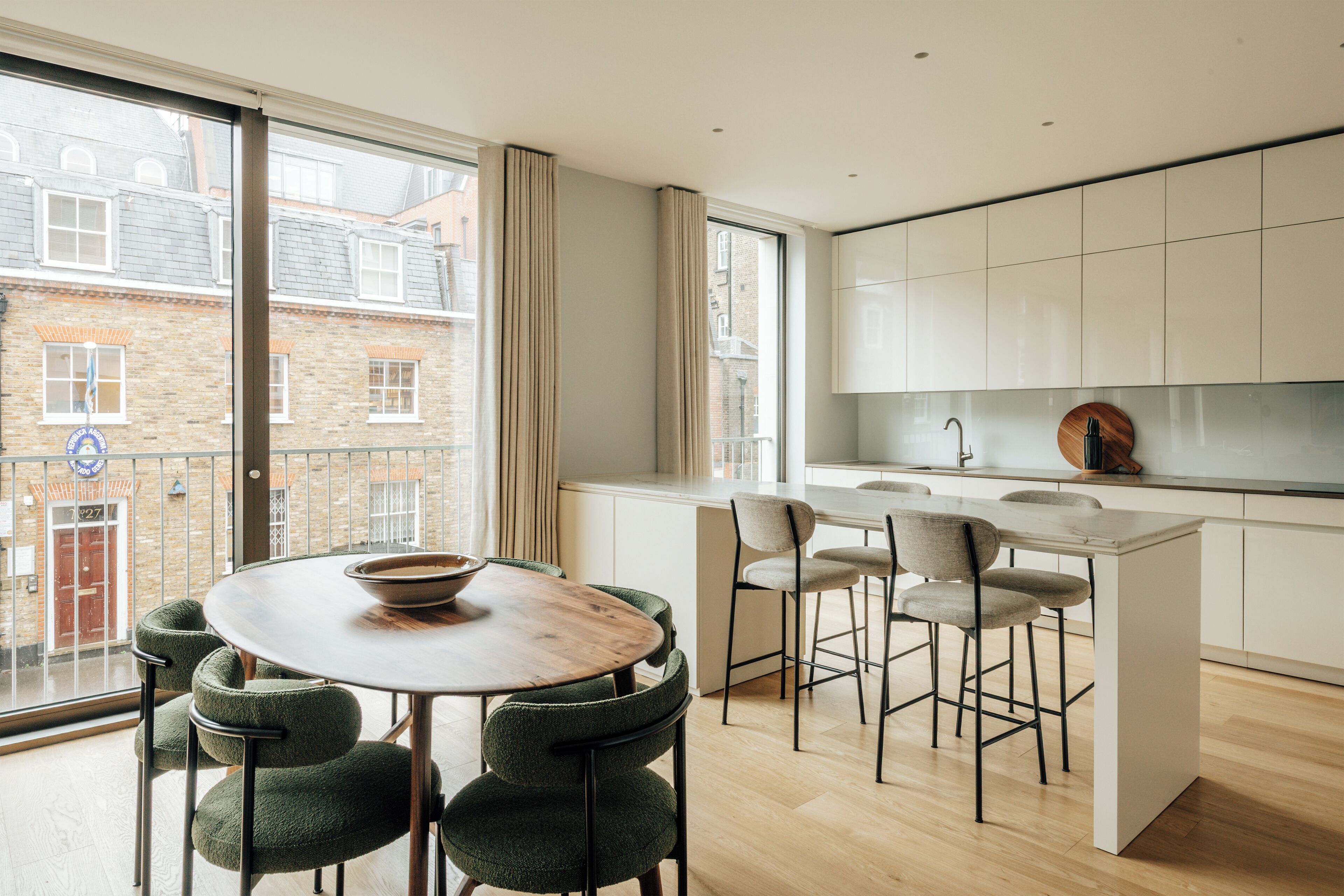 Deluxe Apartment, 2 Bedrooms, Air conditioning | Dining