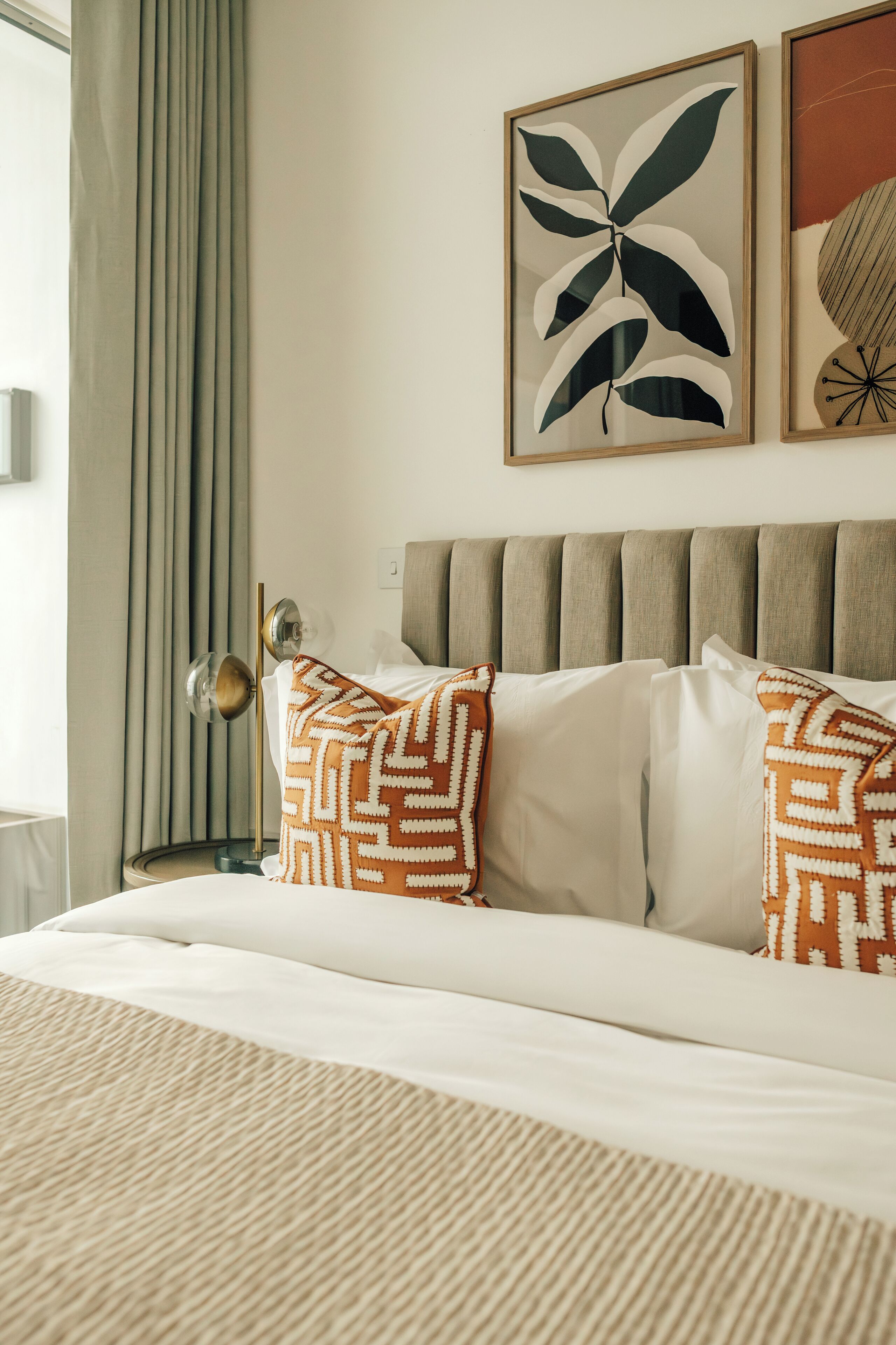 Apartamento luxo, 2 quartos, ar-condicionado, no piso térreo | Ferros/tábuas de passar roupa, Wi-Fi de cortesia