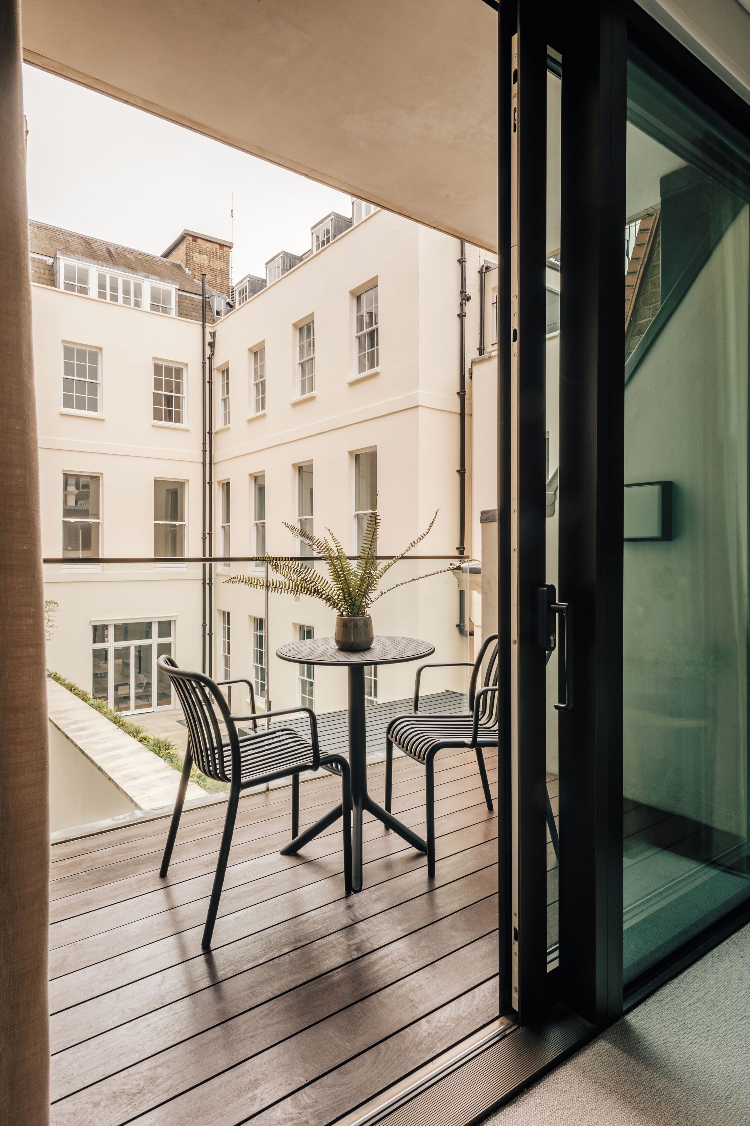 Deluxe-Apartment, 2 Schlafzimmer, Klimaanlage | Speisen im Freien