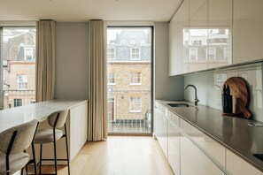 Deluxe-Apartment, 2 Schlafzimmer, Klimaanlage | Eigene Küche