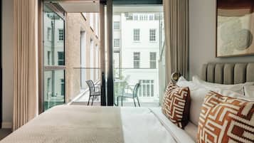 Deluxe-Apartment, 2 Schlafzimmer, Klimaanlage | Bügeleisen/Bügelbrett, kostenloses WLAN