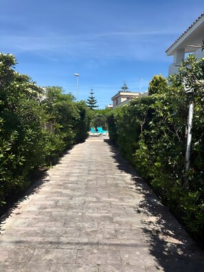 Property grounds - Villa 'Ingrosso' with Sea View, Wi-Fi and Air Conditioning (Leporano Marina)