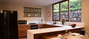 w Cozy 4BR Villa w Fireplace in Sacred Valley