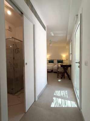 家庭客房, 海景 | 舒適加層、迷你  吧、客房內保險箱、書桌