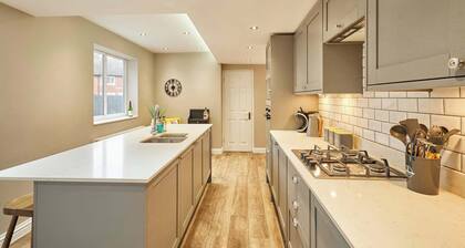 Host & Stay | Crescent House