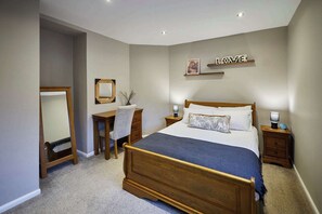 3 bedrooms, iron/ironing board, travel cot, WiFi