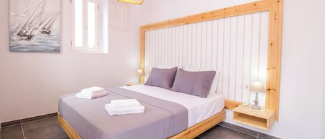 アイロン / アイロン台、WiFi (無料)、ベッドシーツ