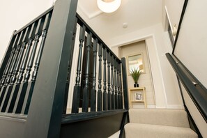 Apartment | 2 bedrooms - The Deck West Wall - 2 Bedroom Apartment - Tenby (Tenby)