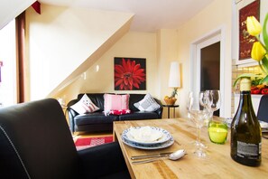 Dining - Comfortable vacation apartment Strandperle 1st floor/DG with balcony in Wenningstedt (Wenningstedt)