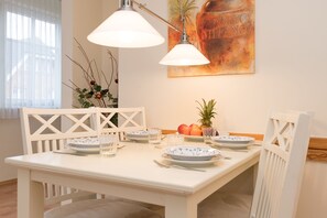 Dining - 3-room apartment on the upper floor in a quiet location in Alt-Westerland (Westerland)