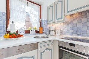 Refrigerador, horno, parrilla de estufa y lavavajillas 