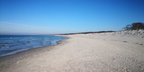 Beach nearby - Apartment 'Ostseestrand' with Balcony, Wi-Fi and Air Conditioning (Prerow)