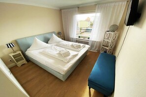 1 bedroom, free WiFi, bed sheets - Modern vacation apartment with sauna and heated indoor pool in Westerland (Westerland)
