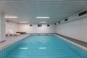 Indoor pool, a heated pool - Modern vacation apartment with sauna and heated indoor pool in Westerland (Westerland)