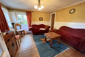 TV, stereo - Detached vacation home "Alte Schmiede" with terrace and garden in Westerland (Westerland)