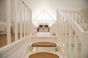 4 bedrooms, free WiFi, bed sheets - Modern vacation home with its own sauna, whirlpool bath and terrace (Tinnum)
